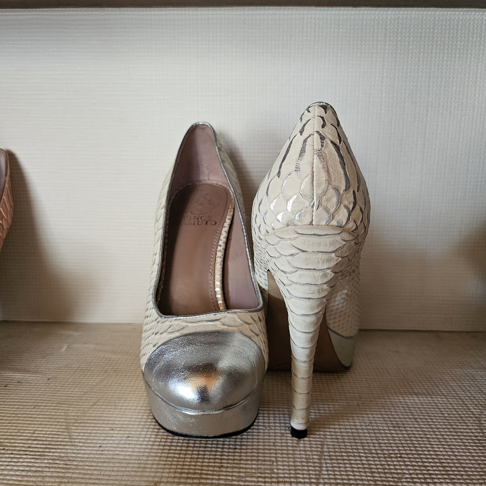 Vince Camuto size 6.5 Rose Gold leather Heels - Picture 6 of 8